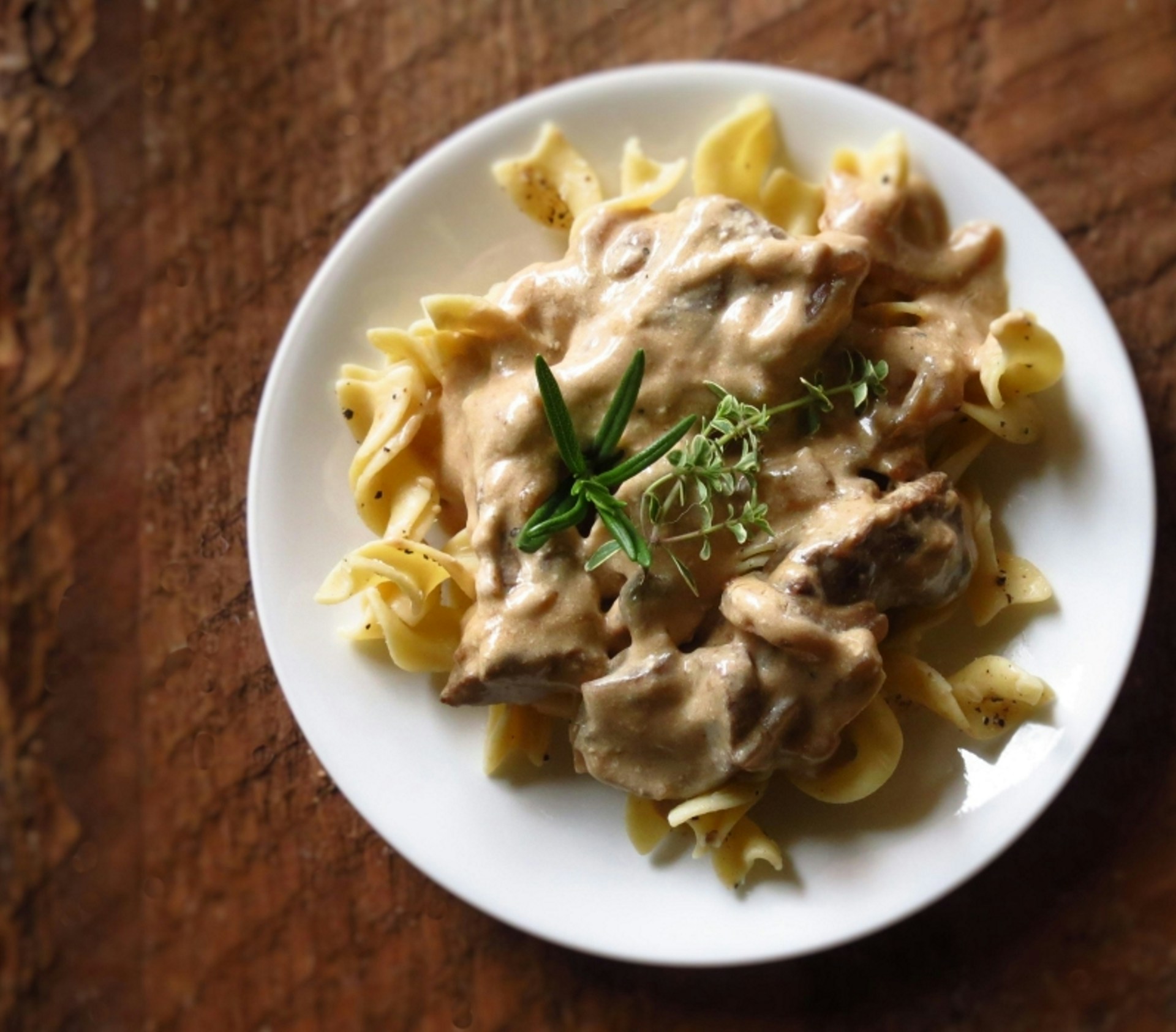 A screenshot showing a plate of beef stroganoff